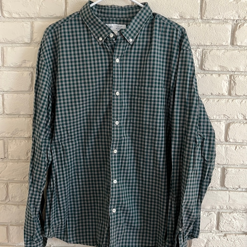 Old Navy long sleeve button down shirt